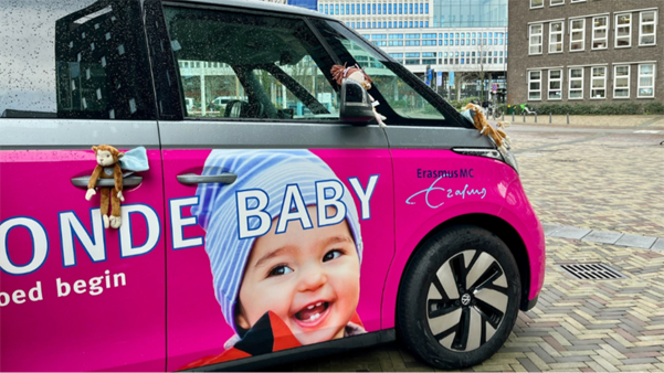 roze babybus